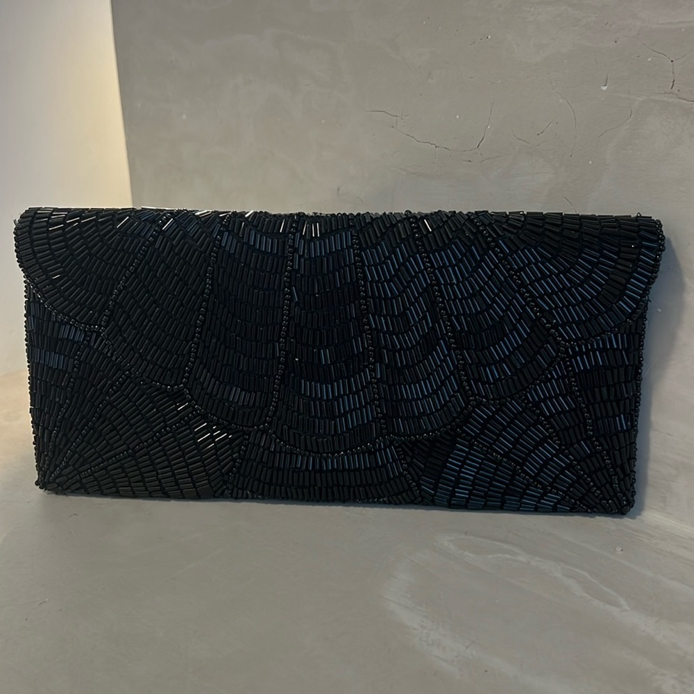 Envelope clutch, embroidered.
